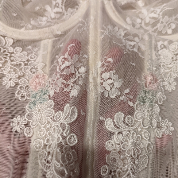Victoria's Secret Gold Label Cream Lace Bustier - Picture 5 of 9